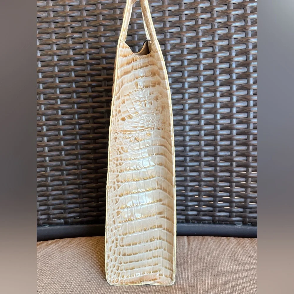 NWT Brahmin WINE TOTE